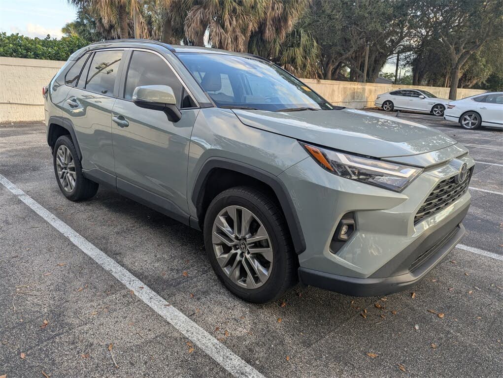 2023 Toyota RAV4 XLE Premium FWD