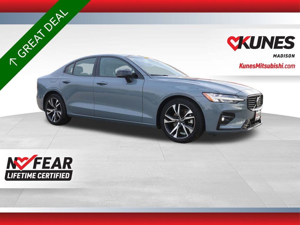 2024 Volvo S60 B5 Core Dark Theme FWD