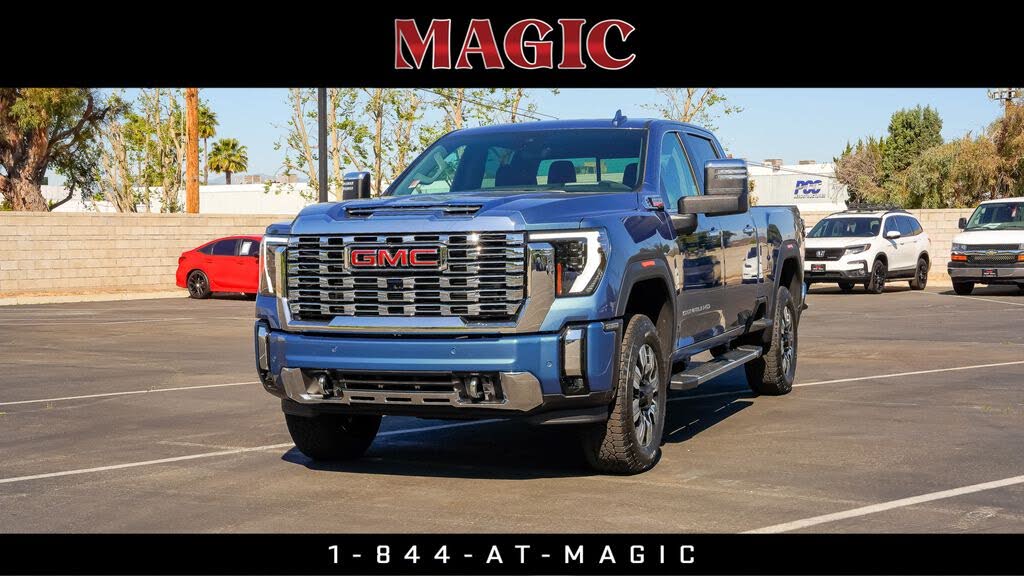 2025 GMC Sierra 2500HD Denali Crew Cab 4WD