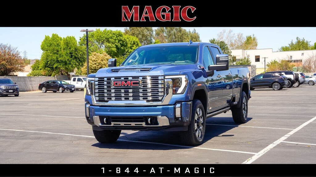 2025 GMC Sierra 3500HD Denali Crew Cab 4WD