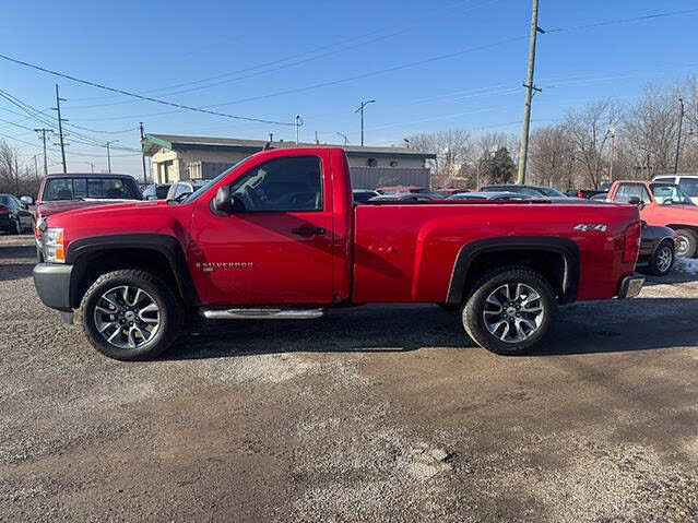 2007 Chevrolet Silverado 1500 Work Truck LB 4WD