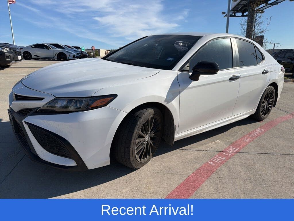 2021 Toyota Camry SE FWD