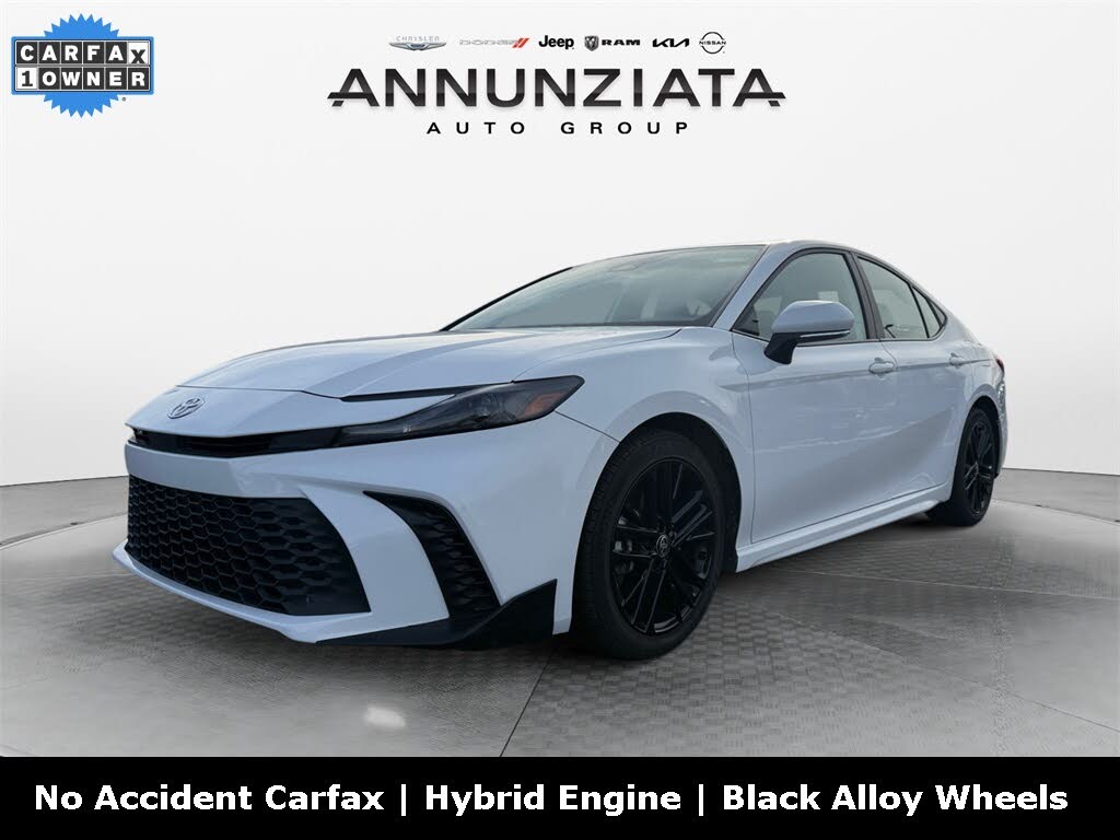 2025 Toyota Camry SE FWD