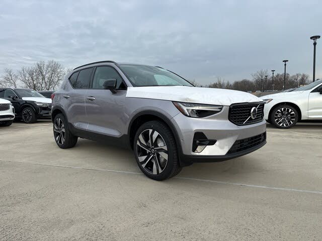 2026 Volvo XC40 B5 Plus AWD