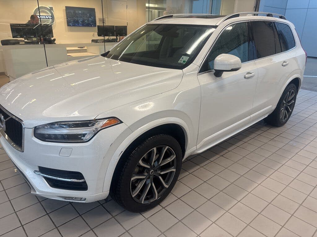 2018 Volvo XC90 T5 Momentum 5-Passenger FWD