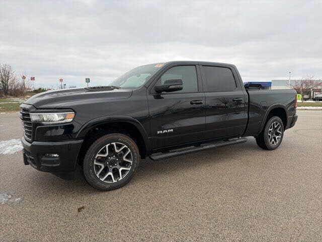 2025 RAM 1500 Laramie Crew Cab 4WD