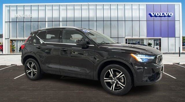 2025 Volvo XC40 B5 Core Bright Theme AWD
