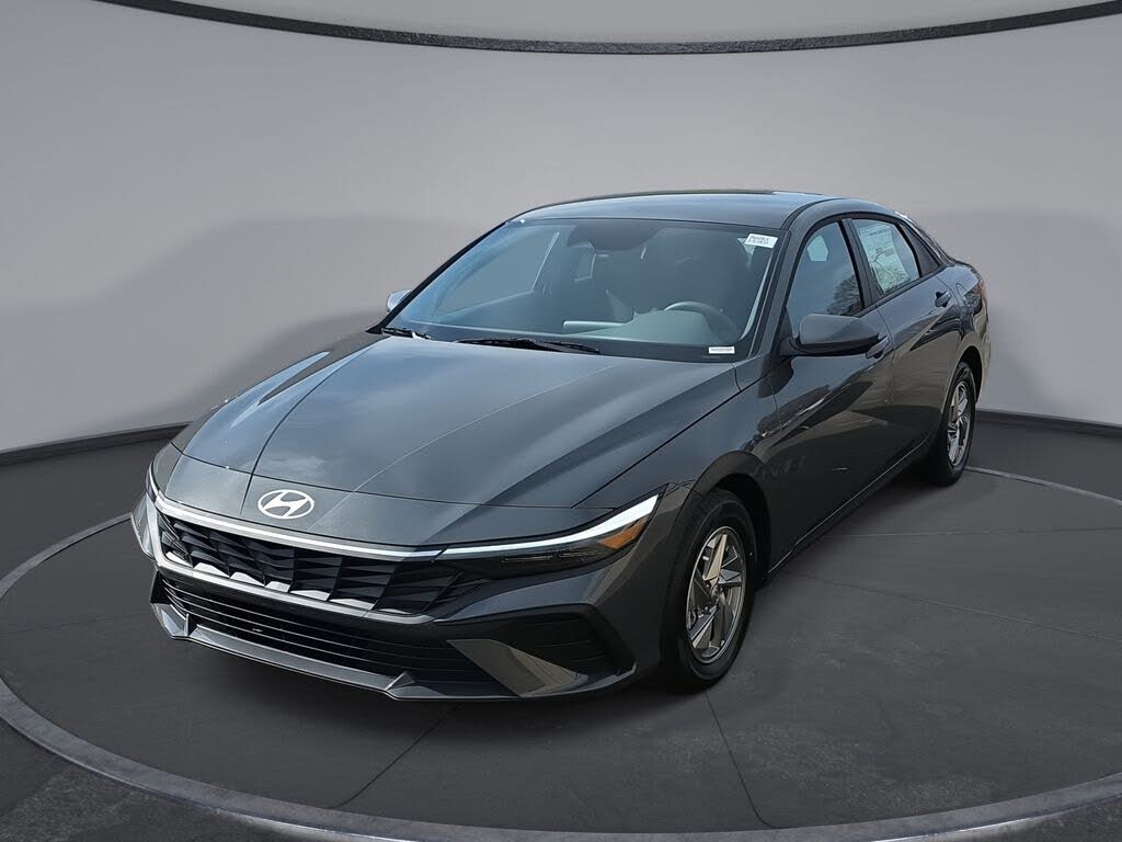 2026 Hyundai Elantra SE FWD