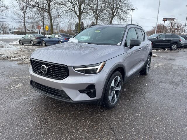 2026 Volvo XC40 B5 Plus AWD