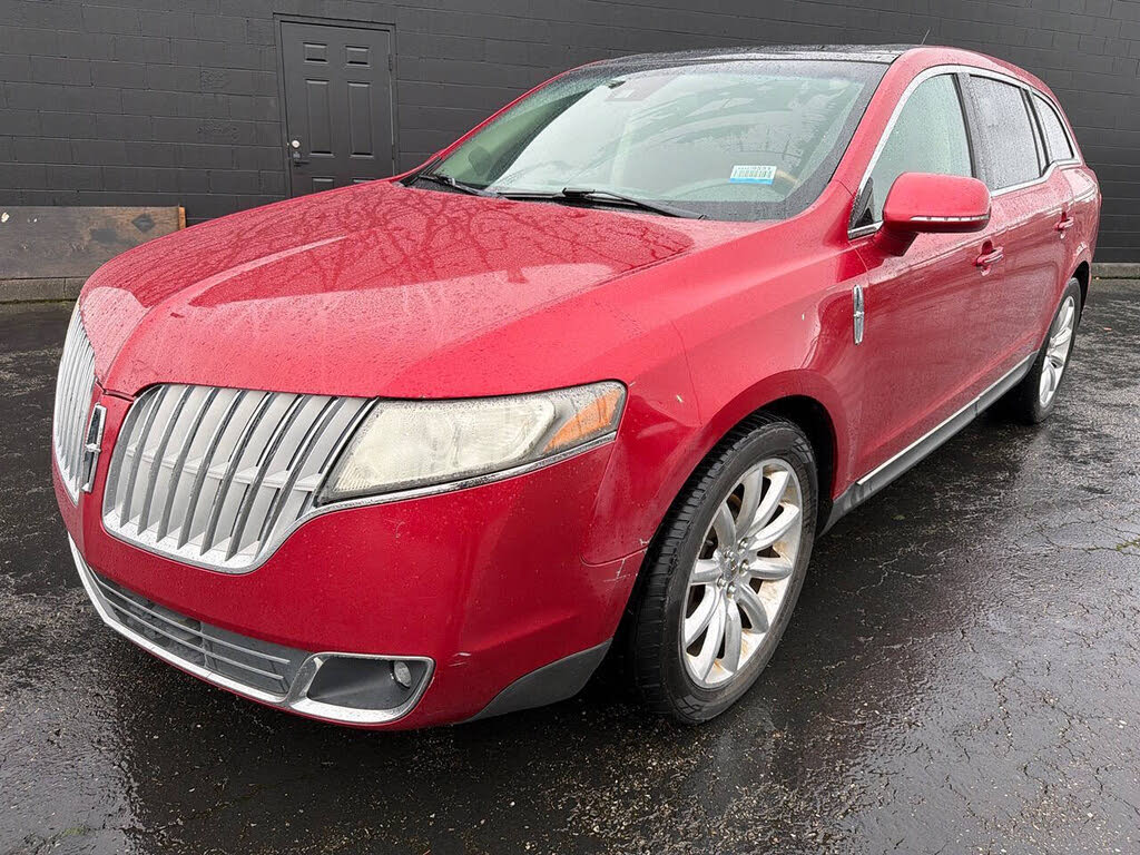 2011 Lincoln MKT FWD
