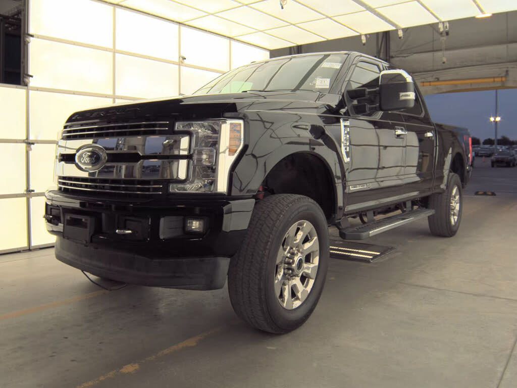 2017 Ford F-250 Super Duty Lariat Crew Cab LB 4WD