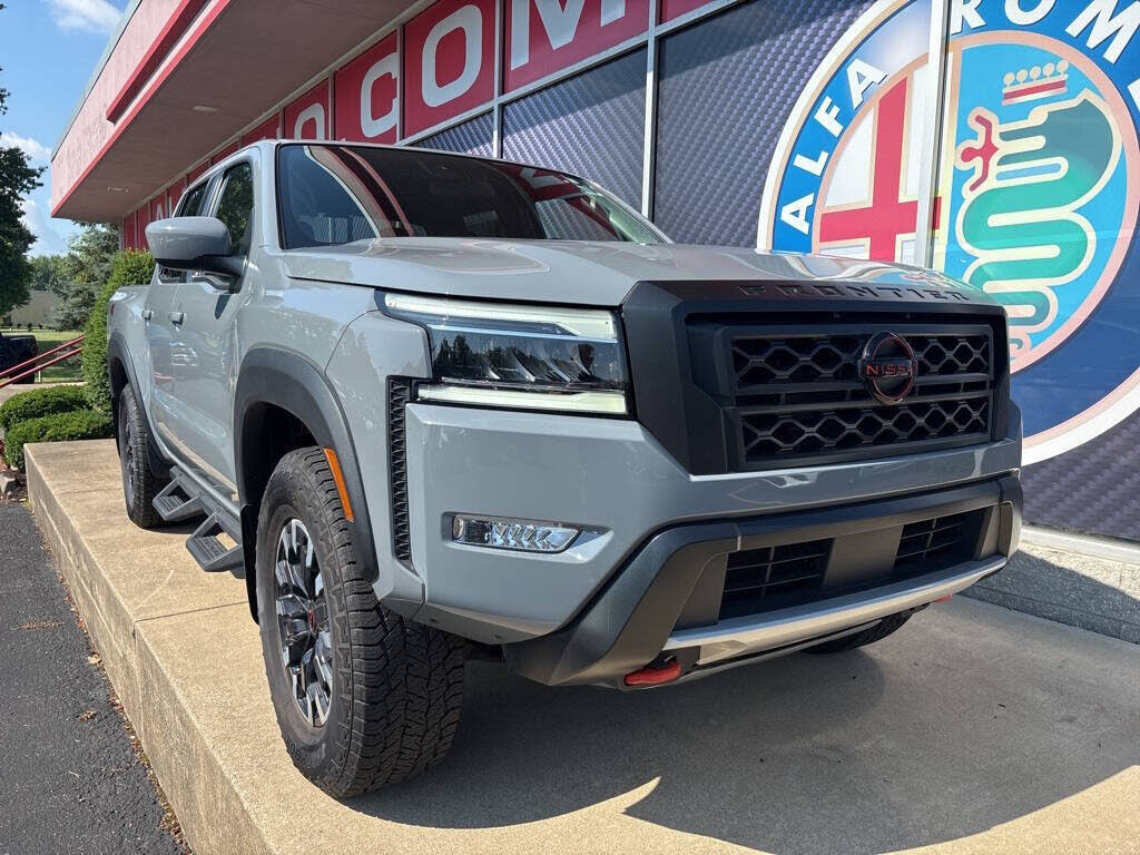 2023 Nissan Frontier PRO-4X Crew Cab 4WD