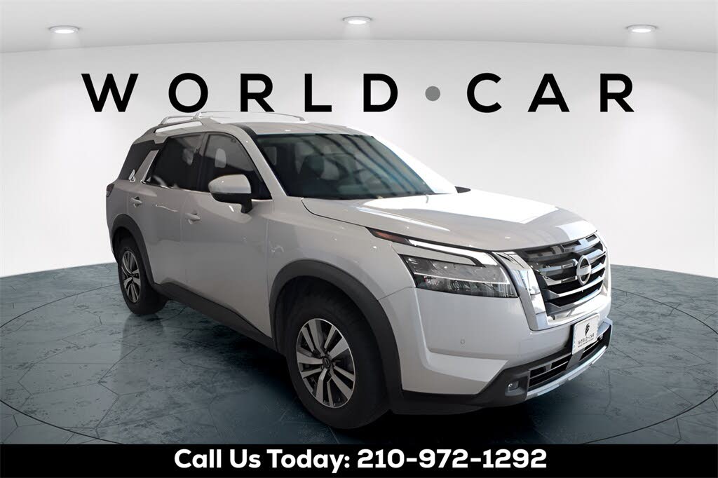 2023 Nissan Pathfinder SL FWD