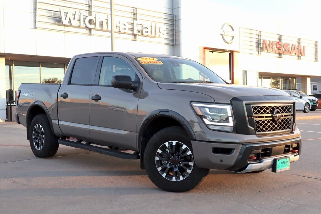 2024 Nissan Titan PRO-4X Crew Cab 4WD