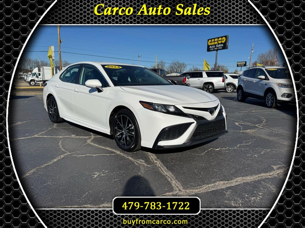 2024 Toyota Camry SE FWD