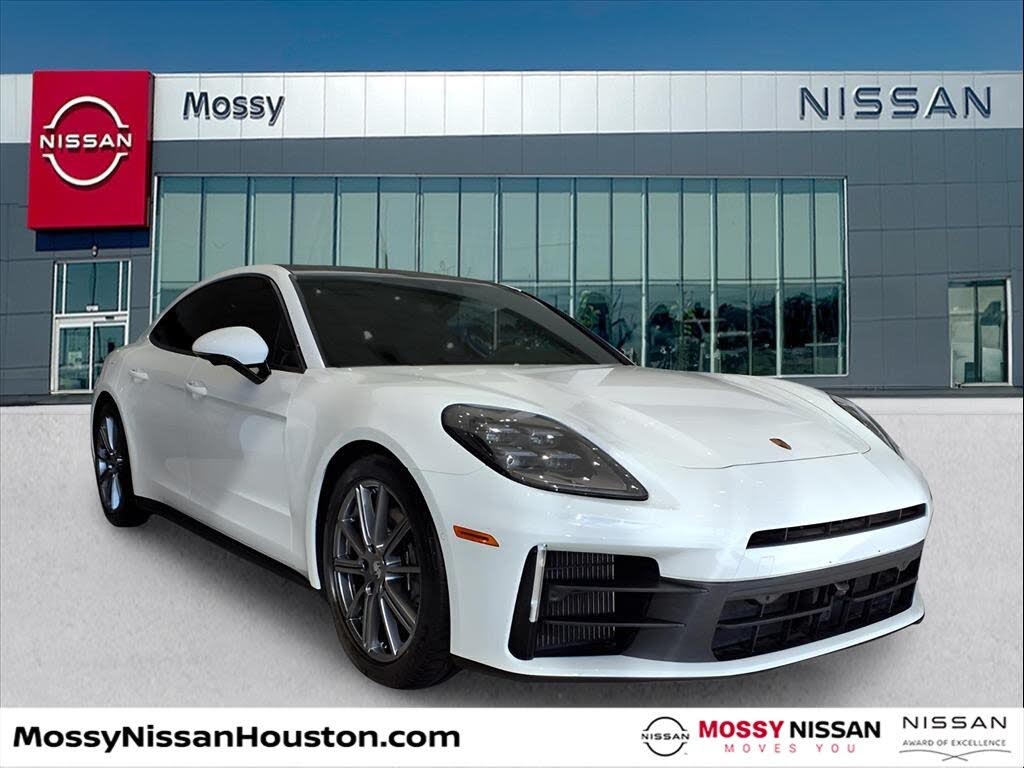 2025 Porsche Panamera 4 AWD