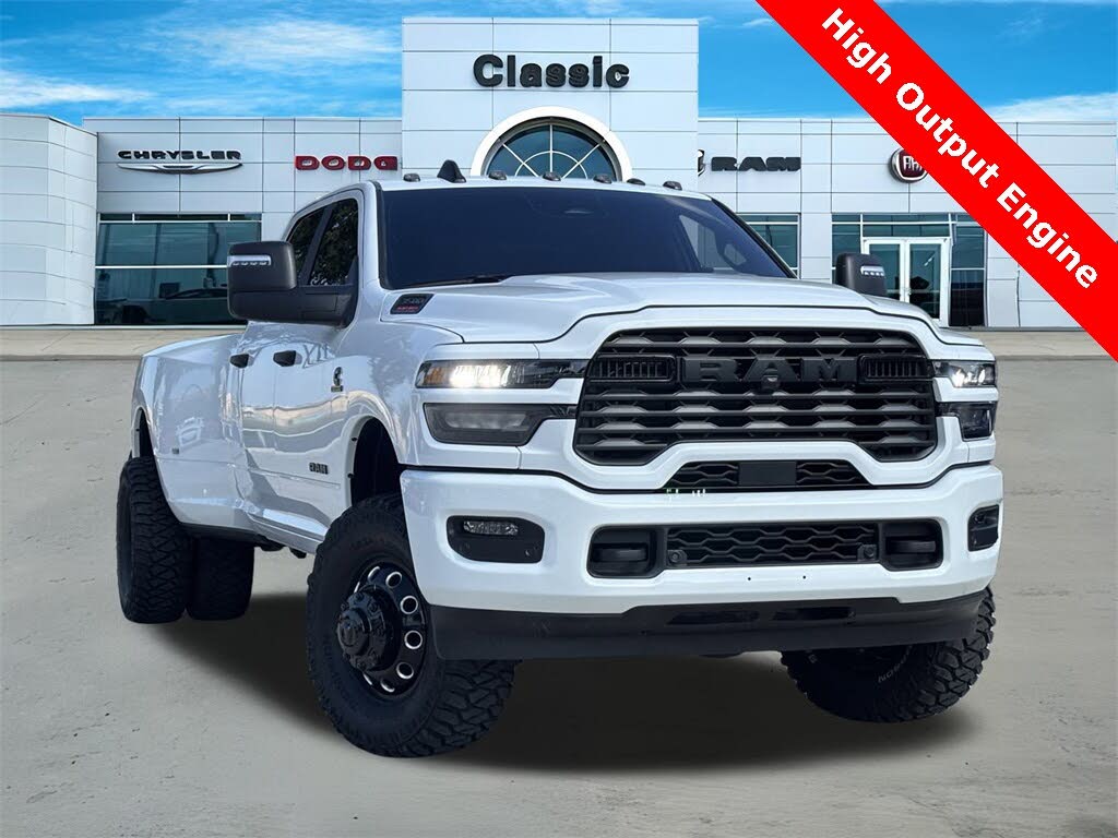 2025 RAM 3500 Big Horn Crew Cab LB DRW 4WD