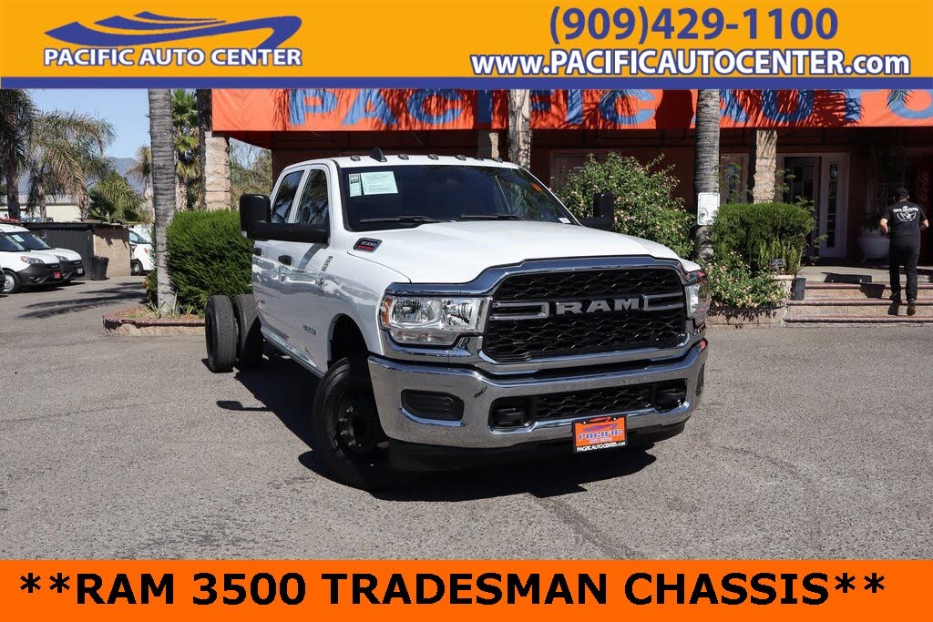 2022 RAM 3500 Chassis Tradesman Crew Cab DRW 4WD