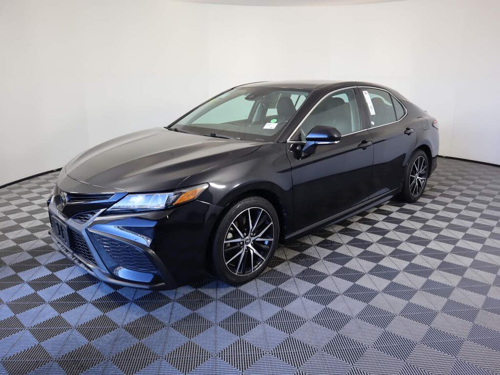 2022 Toyota Camry SE FWD