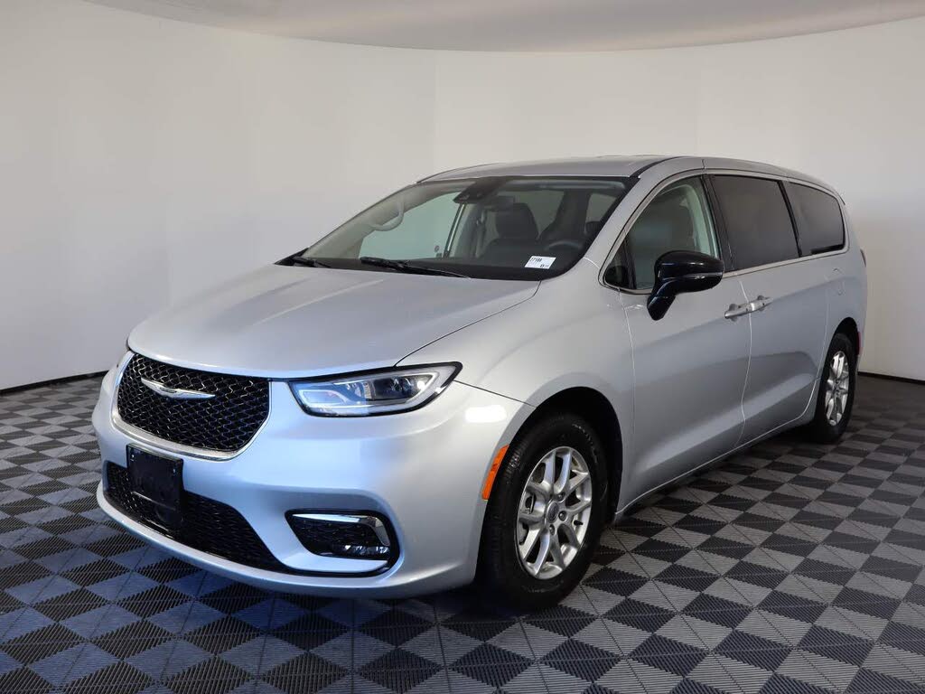 2024 Chrysler Pacifica Touring L FWD