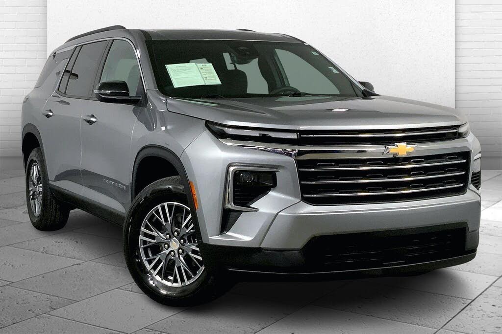 2025 Chevrolet Traverse LT FWD