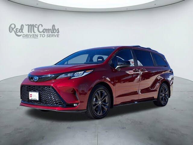 2025 Toyota Sienna XSE 7-Passenger FWD