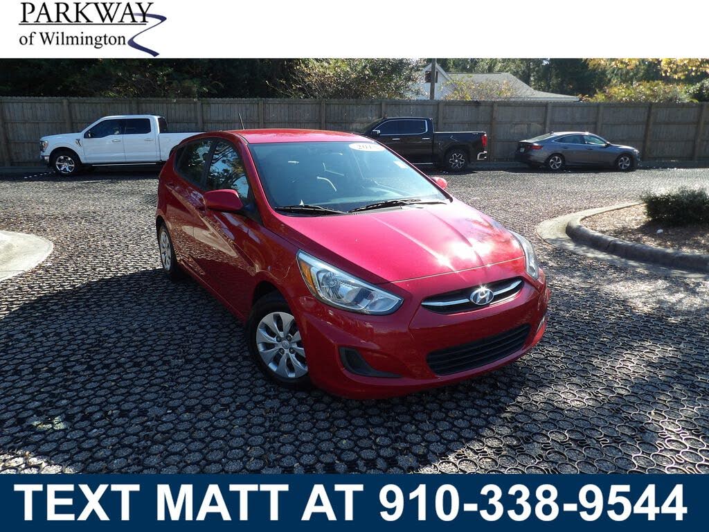 2015 Hyundai Accent GS 4-Door Hatchback FWD