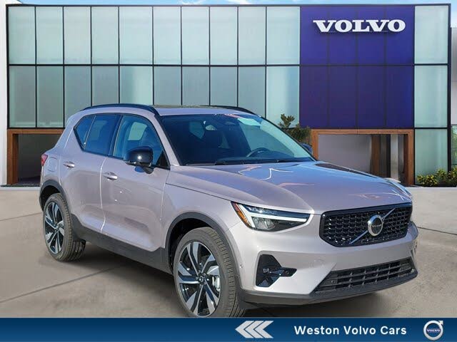 2026 Volvo XC40 B4 Plus FWD