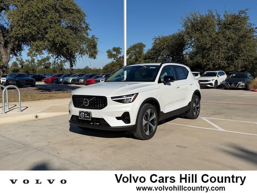 2026 Volvo XC40 B4 Plus FWD