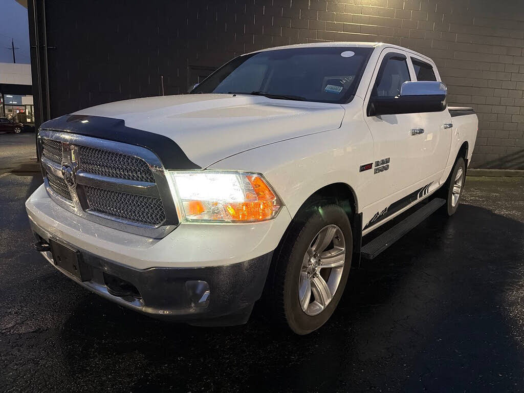 2015 RAM 1500 SLT Crew Cab 4WD