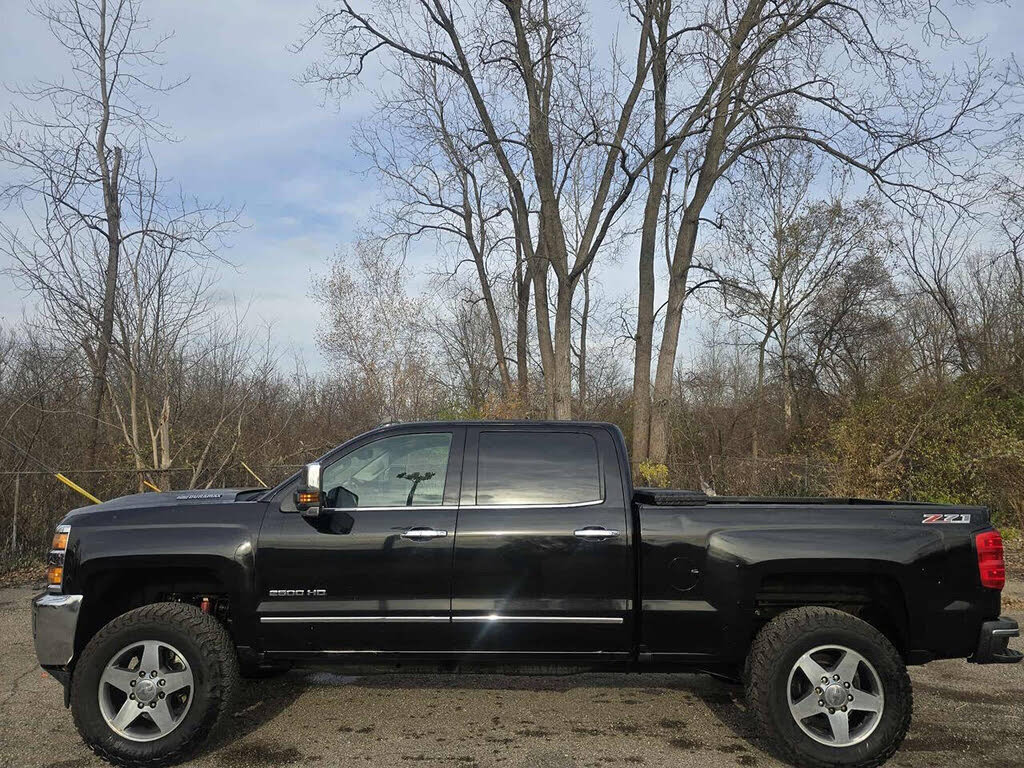 2017 Chevrolet Silverado 2500HD LTZ Crew Cab 4WD