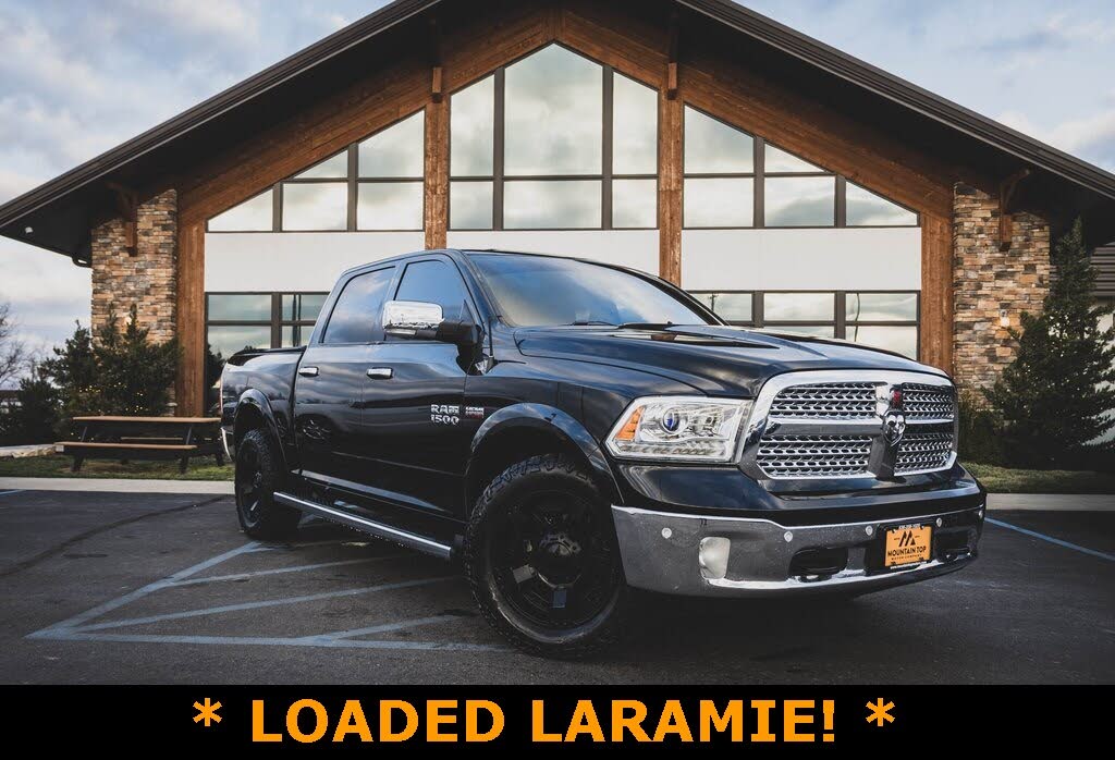 2017 RAM 1500 Laramie Crew Cab 4WD