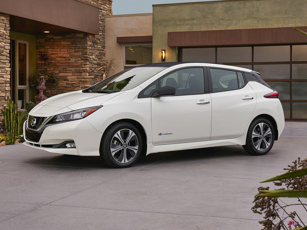 2022 Nissan LEAF S FWD