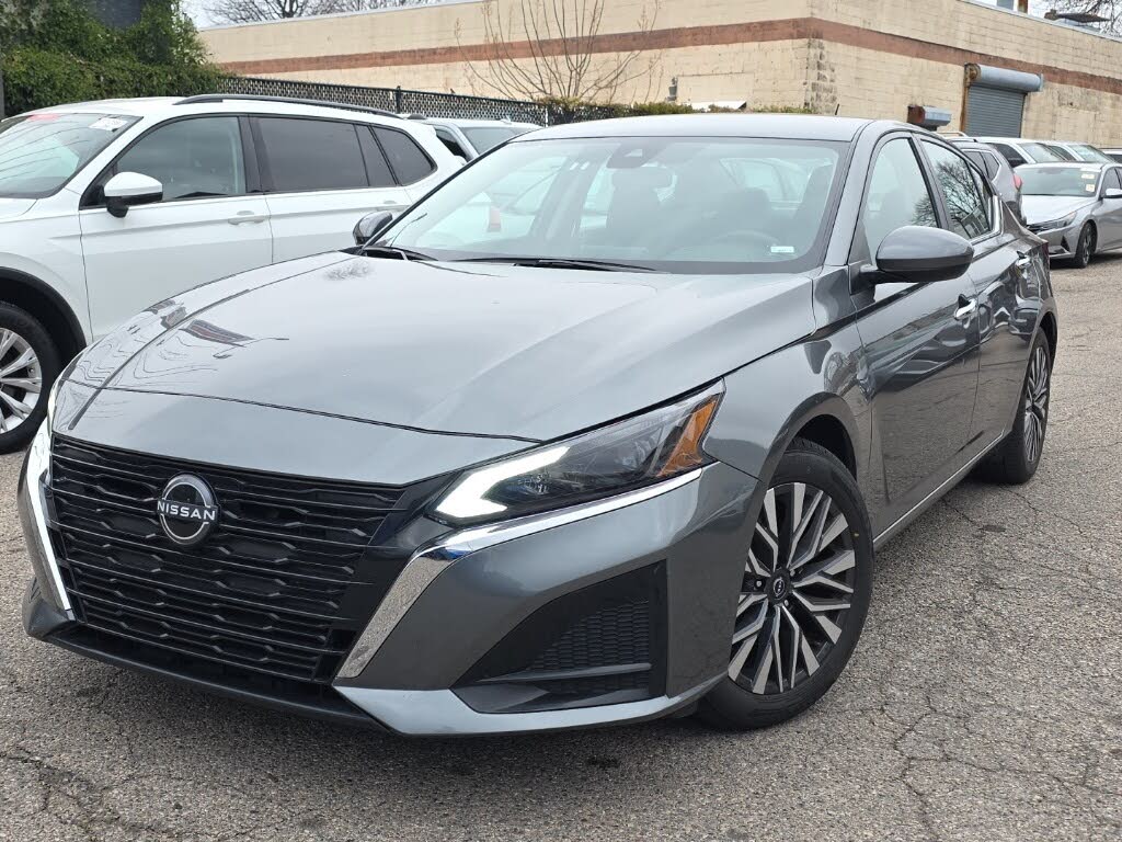 2023 Nissan Altima 2.5 SV FWD