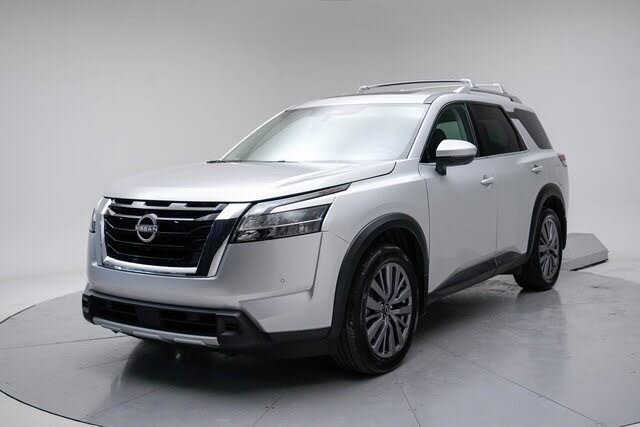 2023 Nissan Pathfinder SL 4WD
