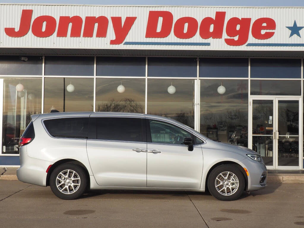 2024 Chrysler Pacifica Touring L FWD