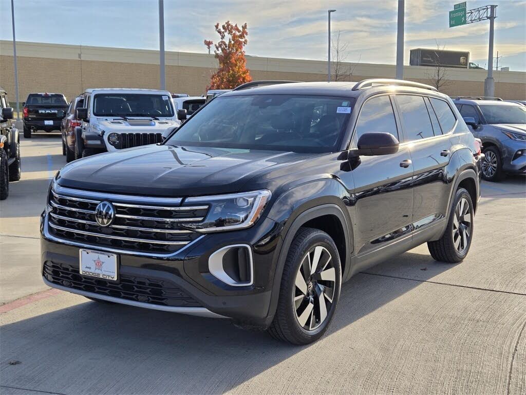 2024 Volkswagen Atlas SE FWD with Technology