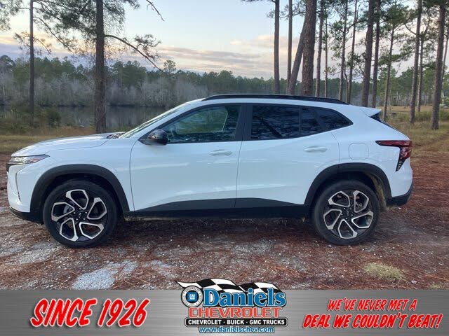 2025 Chevrolet Trax RS with 2RS FWD