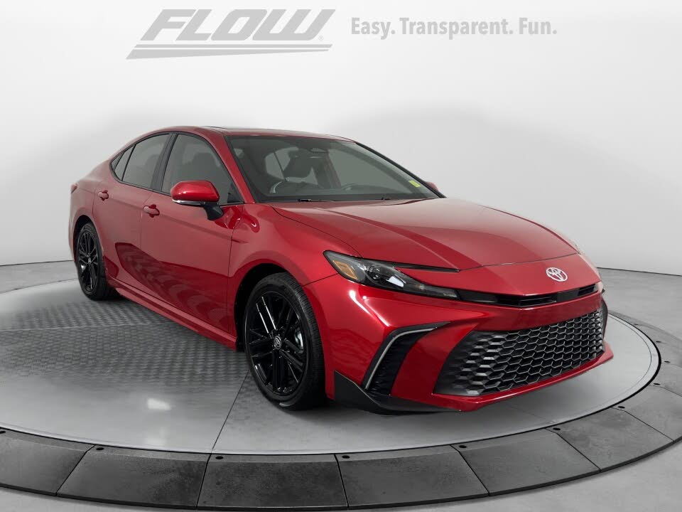 2025 Toyota Camry SE FWD