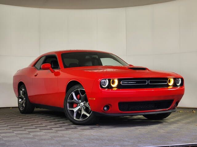 2017 Dodge Challenger SXT Plus RWD