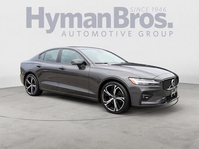 2023 Volvo S60 B5 Core Dark Theme FWD