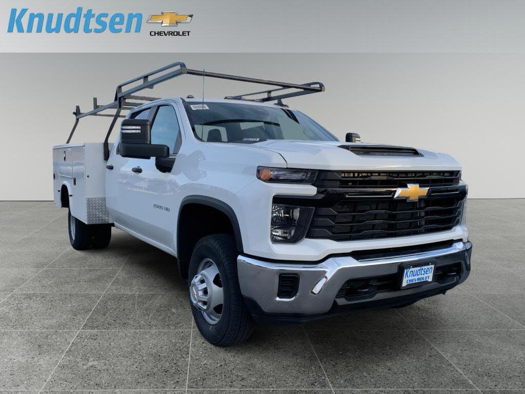 2025 Chevrolet Silverado 3500HD Chassis Work Truck Crew Cab 4WD