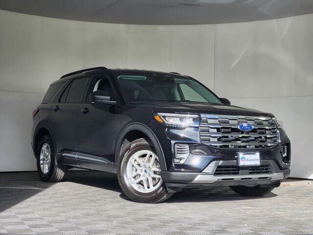 2025 Ford Explorer Active AWD