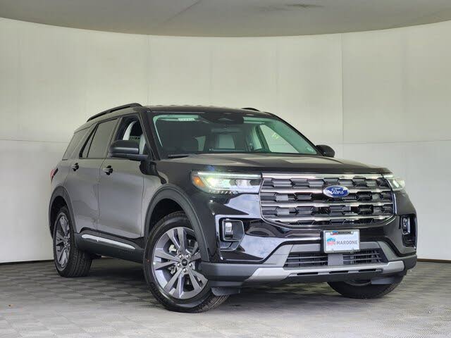 2025 Ford Explorer Active AWD