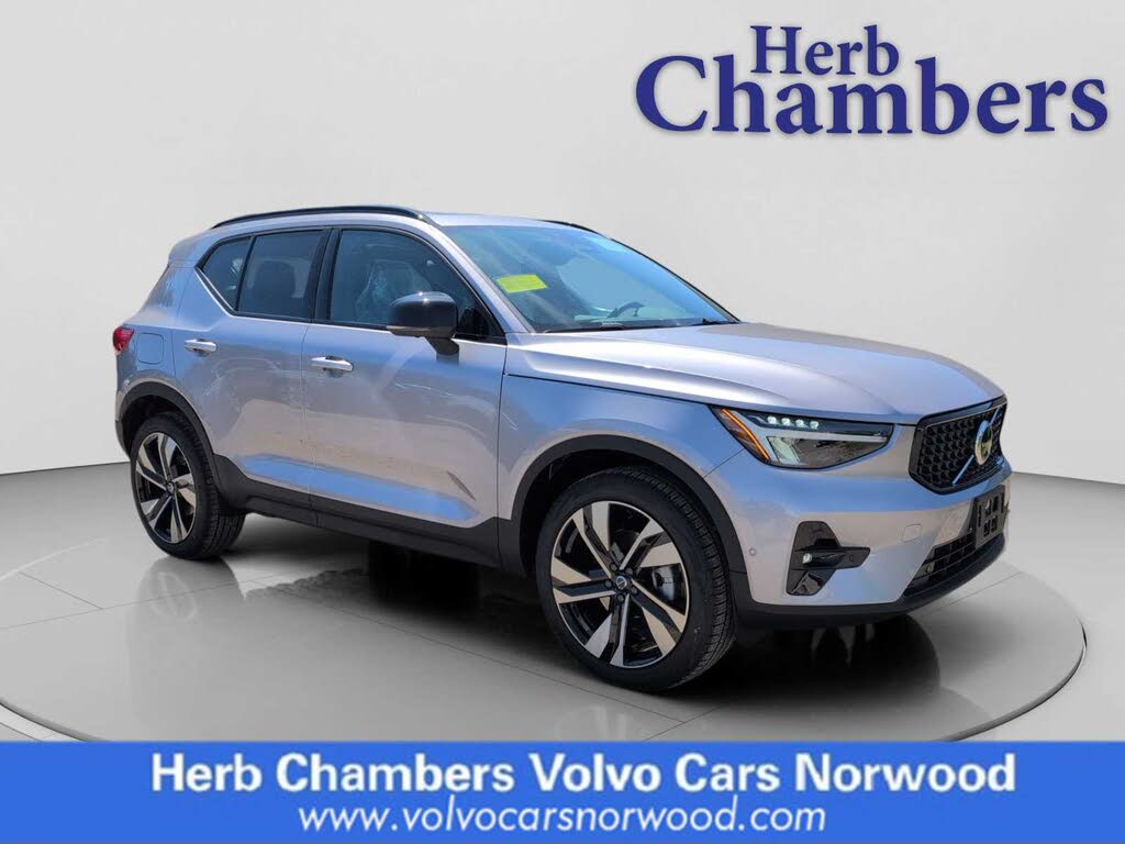 2026 Volvo XC40 B5 Plus AWD