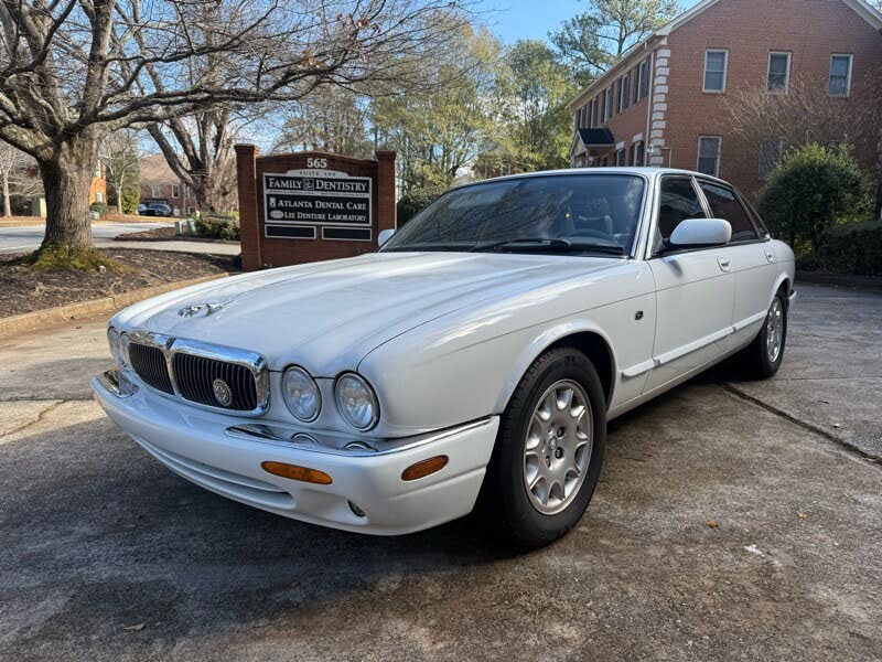 2000 Jaguar XJ-Series XJ8 RWD