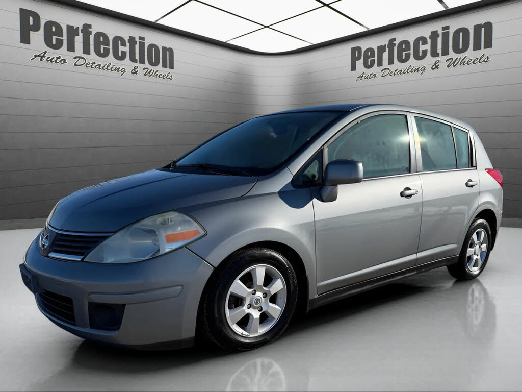2009 Nissan Versa SL Hatchback
