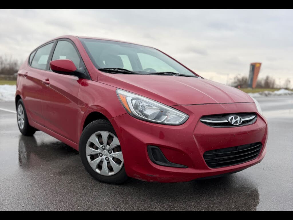 2017 Hyundai Accent SE 4-Door Hatchback FWD