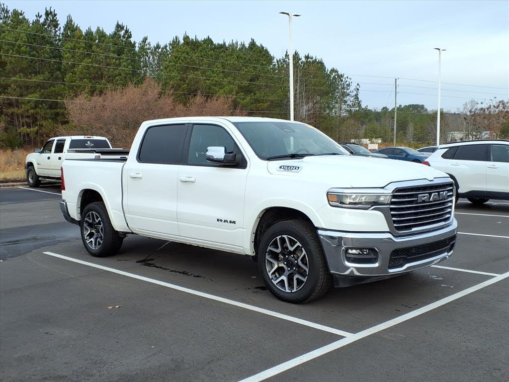 2025 RAM 1500 Laramie Crew Cab 4WD