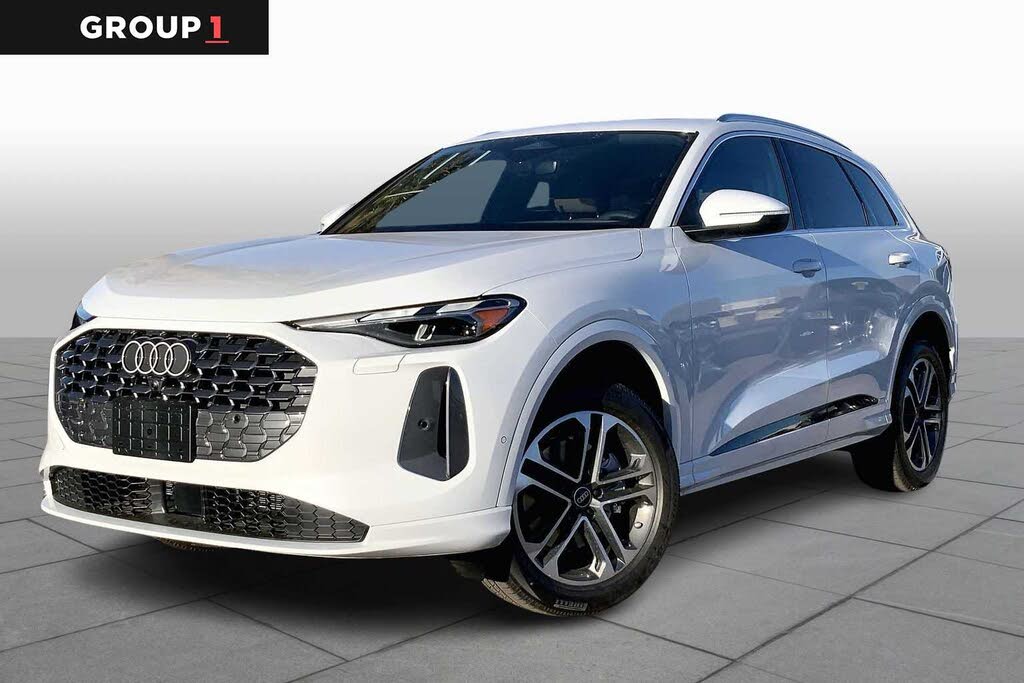 2025 Audi Q5 quattro Premium 40 TFSI